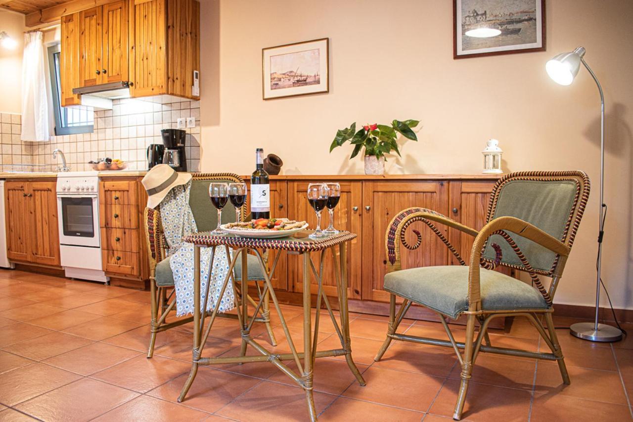 Glarosmaisonette Kato Daratso Buitenkant foto